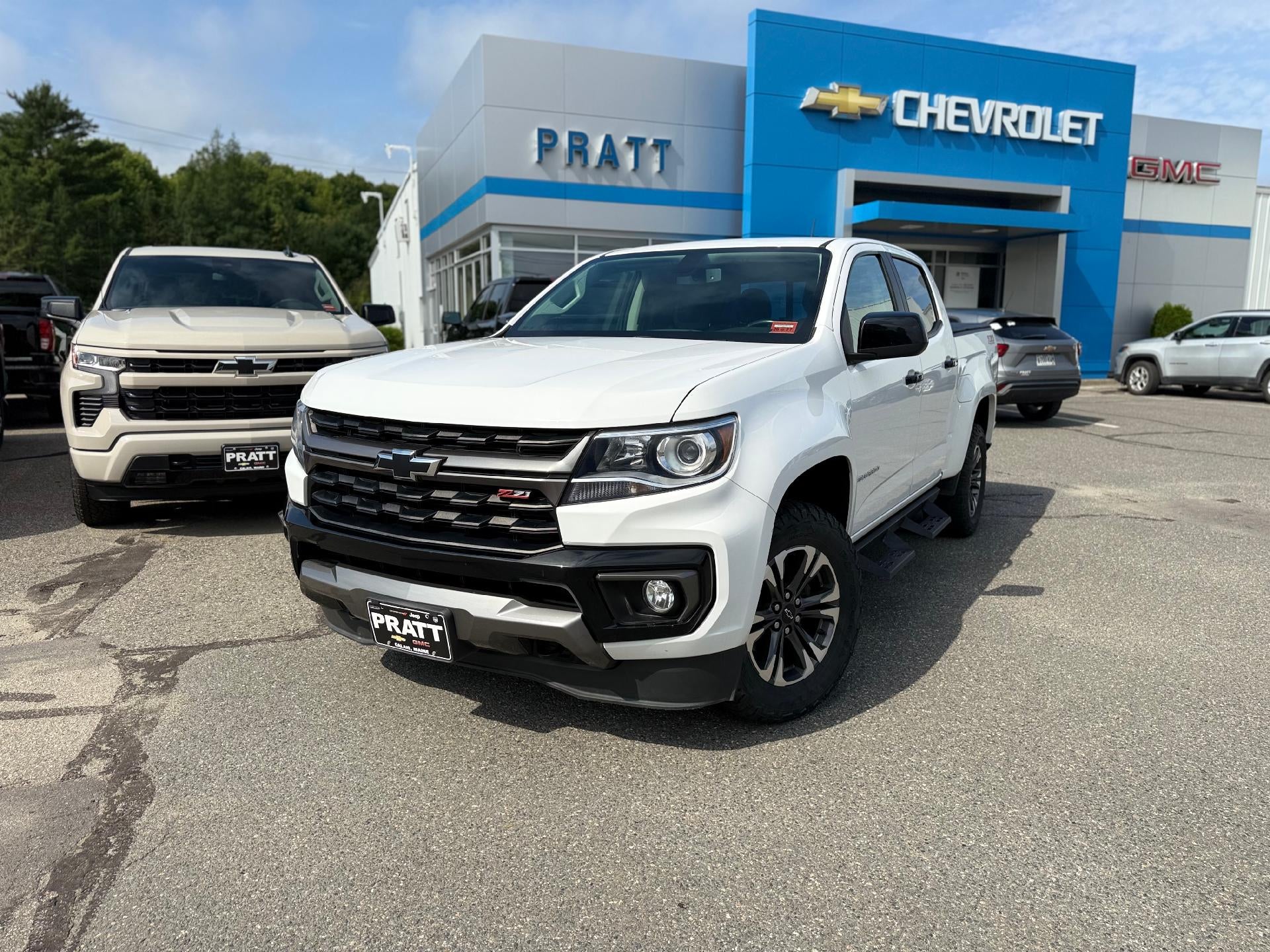 2021 Chevrolet Colorado 4WD Crew Cab Short Box Z71 in Summit White — front three-quarter view