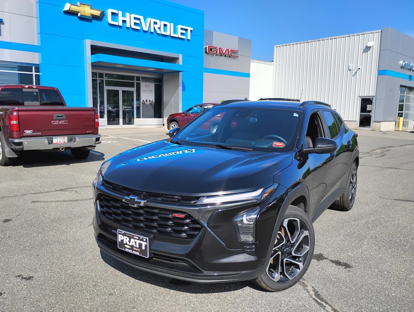 2024 Chevrolet Trax FWD 2RS in Ebony Twilight Metallic — front three-quarter view